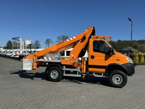 Iveco Daily 55S17W 4x4 Ascenseur 27 mètres